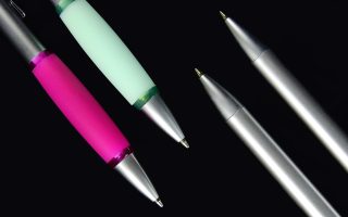 Różnorodność długopisów: kluczowe narzędzia codziennej pracy